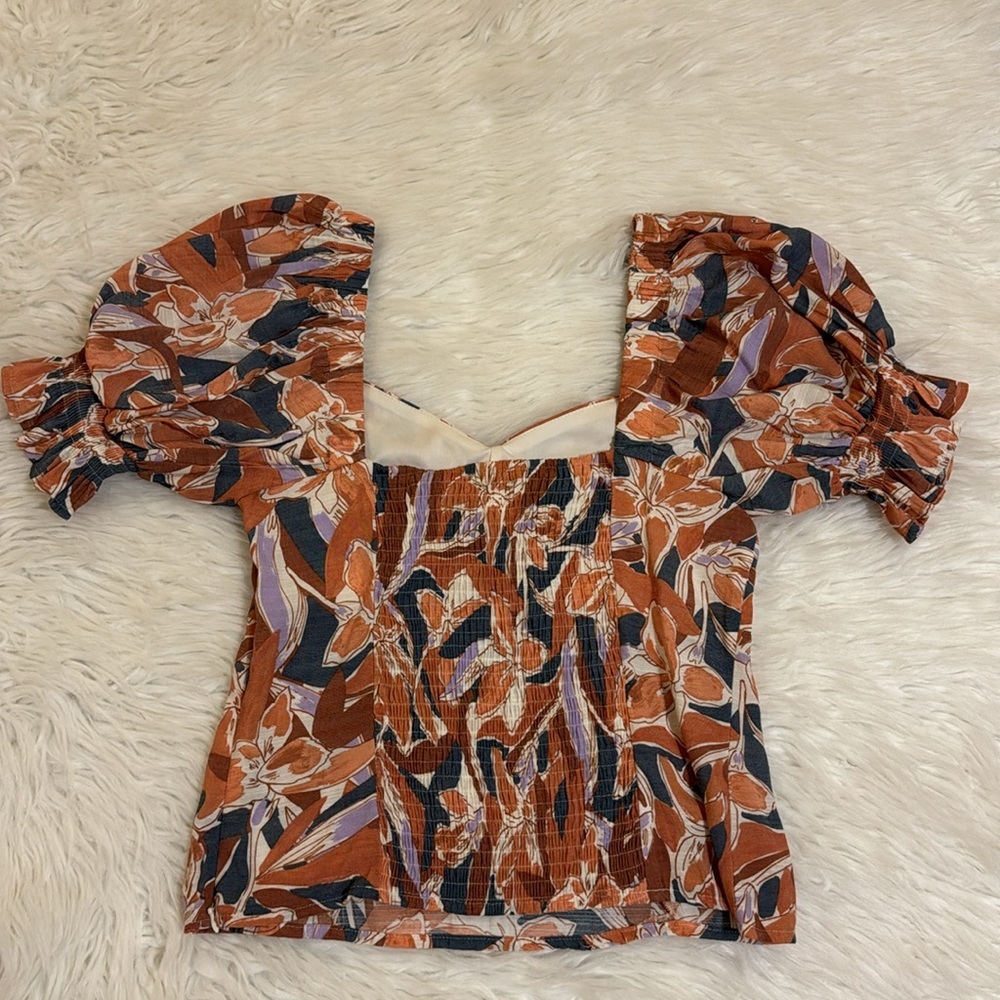 Nine West Blouse size medium floral - Picture 4 of 5